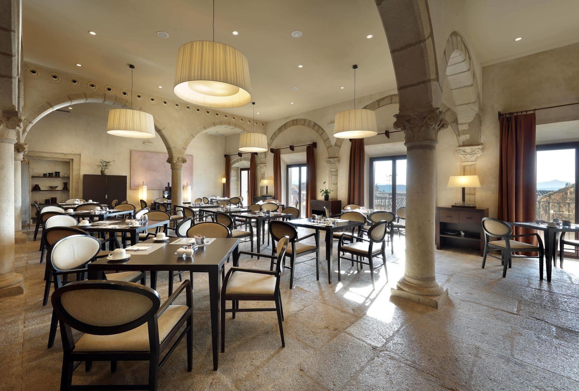 Eurostars Palacio De Santa Marta Трухильо Екстериор снимка